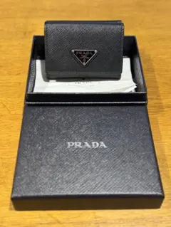 PRADA　サフィアーノトライアングル 財布のサムネイル