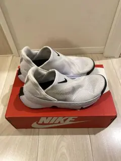 NIKE ゴーフライイーズ　23cm レディース