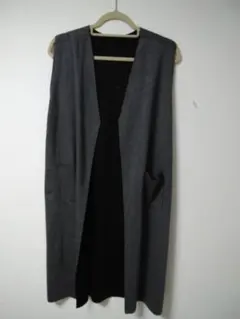 グレー ノースリーブ ニットベスト