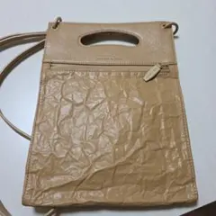 ベージュ ショルダーバッグ