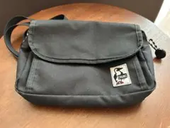 CHUMS ブラックショルダーバッグ