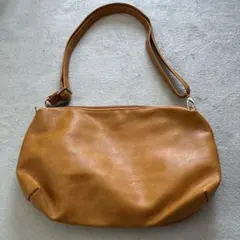 キャメル色ショルダーバック