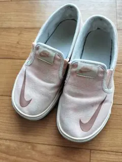 Nike ピンク スリッポン　18cm