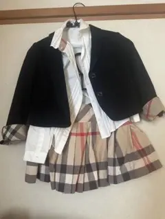 黒のブレザーとチェック柄スカートセット
