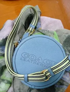 ✨️COACH ✨️水色 レザー 円形ショルダーバッグ極美品