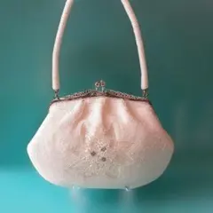 ビーズ刺繍 ホワイトハンドバッグ　成人式　結婚式