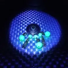 再お値下げ　美しく発光する緑色ウランガラスブローチ　美品　ビンテージ　フランス製