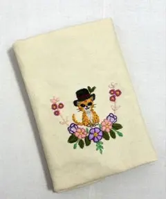 刺繍ブックカバー　帽子を被った猫　花　A6判サイズ　文庫本　ハンドメイド