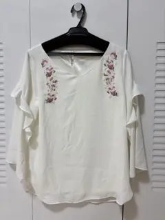 エムズエキサイト 刺繍ボリューム袖ブラウス 白 M シフォン ベル 