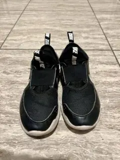 Nike ブラック スリッポン スニーカー