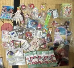 五等分の花嫁　缶バッジ　アクリルスタンド　フィギュア等グッズ大量まとめ売り