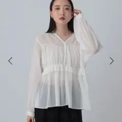 [人気完売品]LEPSIM シャーリングブラウス♪オフホワイト♪新品未使用