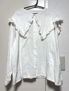 値下げ　　merry jenny フリルカラーブラウス　長袖　ホワイト