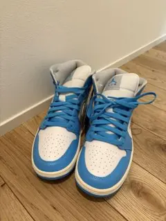 NIKE エアジョーダン1 MID