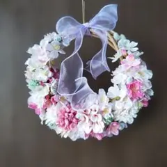 ピンクとホワイトの花冠リース 直径25Cm