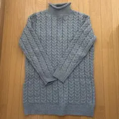 グレー ケーブル編み タートルネック セーター M