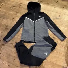 NikeテックフリースM 海外限定モデル