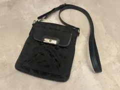 【美品】COACH シグネチャー ショルダーバッグ ブラックのサムネイル