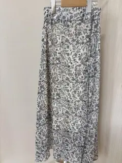 koe 花柄フレアロングスカート　サイズ..Fのサムネイル
