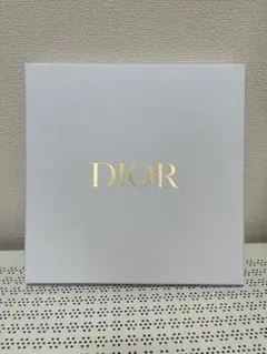 Dior ギフトボックス ホワイト