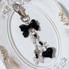 【No.162】ビーズキーホルダー　チャーム　ブラック　黒　リボン
