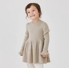 【AJUGA.】ペプラムニット　ベージュ　80〜90㎝