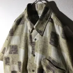 【個性派古着】半袖デザインシャツ　アート柄　くすみカラー　透け感あり　ポリシャツ