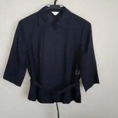 美品‼️黒いウエストリボン付き五分袖シャツ　9R