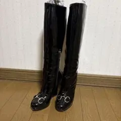 gucciエナメルロングブーツのサムネイル