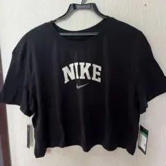 NIKE ロゴ クロップド丈 Tシャツ ブラックのサムネイル