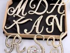 【人気‼️】イニシャルブローチ パール パーティ 卒業式 入学式 A N