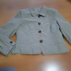 グリーンベージュ　ジャケット ダークボタン　9号