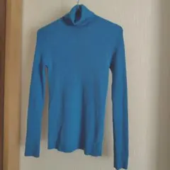 ユニクロ（UNIQLO）リブ編みタートルネック毛100%長袖Mサイズ青系ブルー
