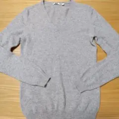 UNIQLO カシミヤ100％グレー Vネックセーター Mサイズ