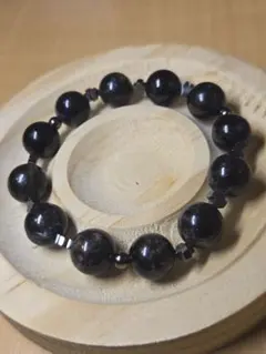 ブラックストーンとビーズのブレスレット