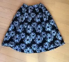 膝丈フレアスカート　花柄スカート　スカート 花柄刺繍　刺繍スカート　総柄