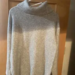 ユニクロ タートルネック グレー