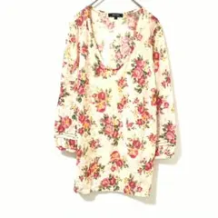 ディアフルーラ　花柄 長袖 カットソー 軽量　Vネック　シンプル　2のサムネイル