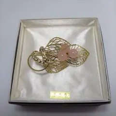 本水晶とラインストーンのブローチ