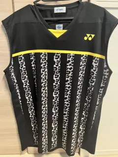YONEX ノースリーブシャツ レオパード柄