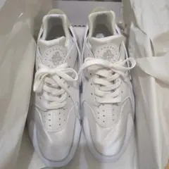 NIKE AIR HUARACHE ホワイト スニーカー