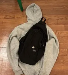 00s Jansport ワンショルダーバック ブラック テック系 Greenyのサムネイル