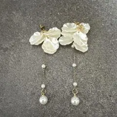 花びらモチーフ パール ロングピアス︎✿