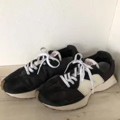 New Balance スニーカー 黒/327