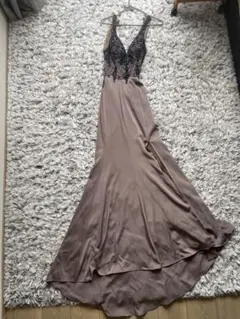 キャバドレス　ミスコンドレス　ビーズ装飾付きブラウンドレス