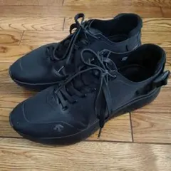 （5回使用のみ）デサント　goretex　ゴアテックス　スニーカー黒25cmのサムネイル