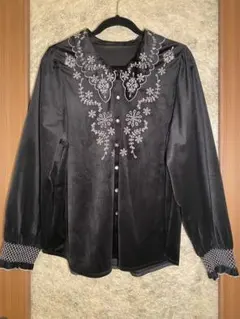 【Somali】黒 スモッキング刺繍 花柄 長袖シャツブラウス【大きいサイズ】