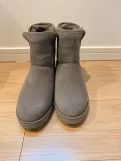 最終お値下げ　UGG グレー ムートンブーツ