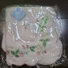 WEDGWOOD刺繍入りピンクタオルハンカチ