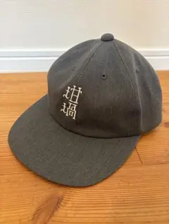坩堝ロゴわキャップ　グレー